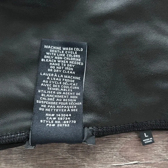 7 For All Mankind Black Faux Leather Moto Leggings NWOT Size L - Picture 13 of 16